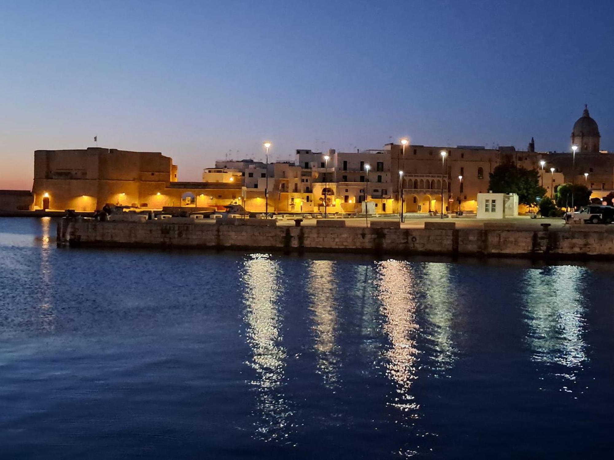Fd Apartments - Zoe Prestigioso Appartamento Vicino Alla Stazione E Al Centro Monopoli Εξωτερικό φωτογραφία