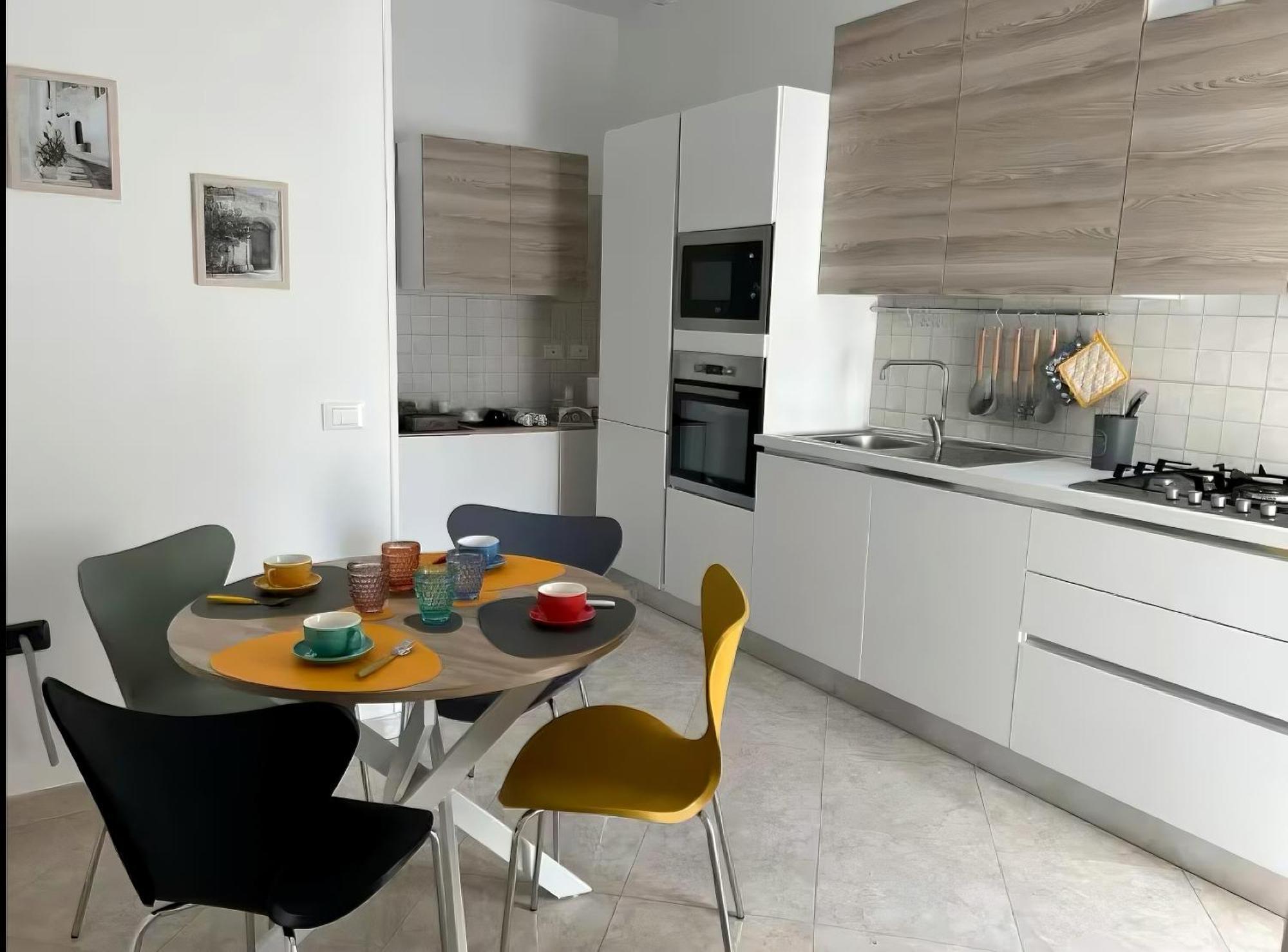 Fd Apartments - Zoe Prestigioso Appartamento Vicino Alla Stazione E Al Centro Monopoli Εξωτερικό φωτογραφία